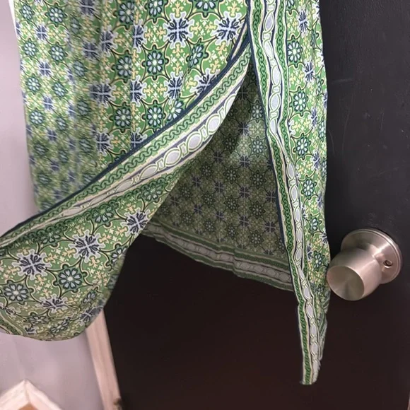 3/$14 Max Studio Sheer Patterned Midi Skirt Size: M - Picture 4 of 8